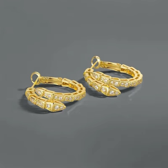 🆕 Luxury Snake Clip-on Earrings for Women Zircon
18K Gold Plated - Picture 2 of 8